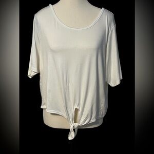 PSK Collective Women’s size 1x White Tie-Front Top / Cropped new with tags